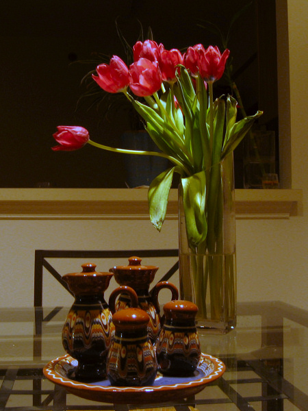 Dutch flowers and a Bulgarian table set.